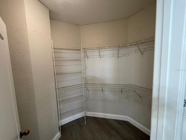 Building Photo - 3349 S Kirkman Rd