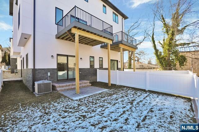 Building Photo - 463 Roff Ave