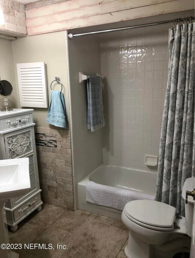 Building Photo - 1523 Blue Heron Ct