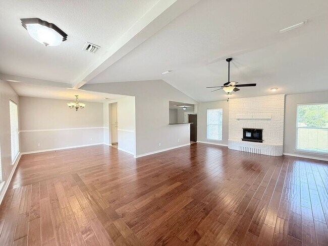 Building Photo - 5136 Hamilton Ln