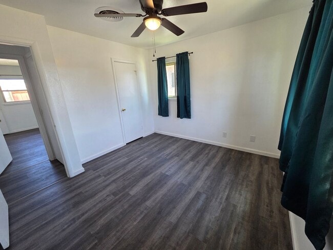 Building Photo - 3 or 4 Bedroom Home For Rent with New Refrigerated Air