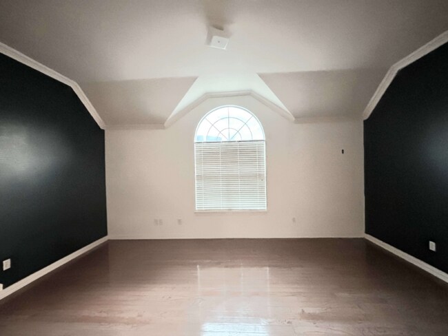 Building Photo - 4571 Hawkhurst Dr
