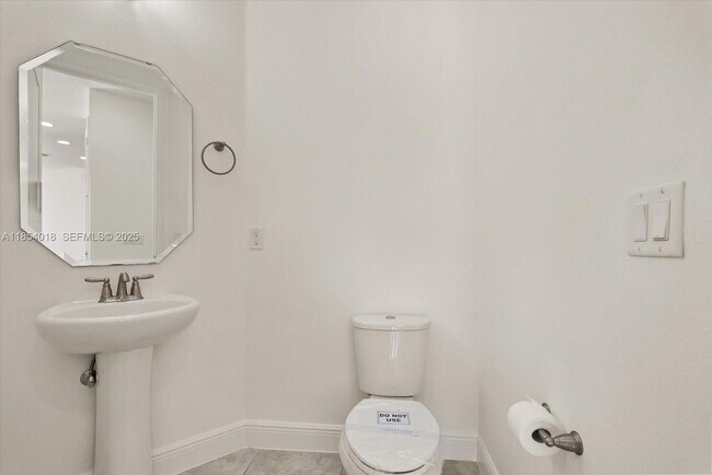 Building Photo - 9829 Winnington St