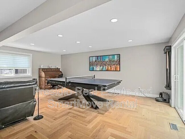 Building Photo - 10927 Lostwood Dr