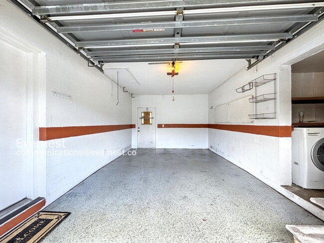 Building Photo - 8210 Mara Vista Ct