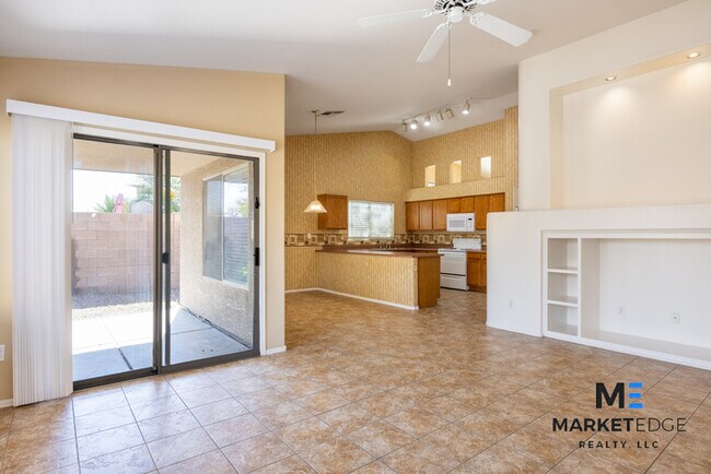 Building Photo - 3Bed/2Bath House at Litchfield Rd/Camelbac...