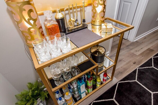 Building Photo - 1002 Windsong Cir