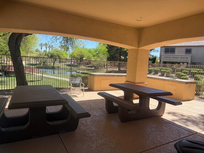 Building Photo - 1864 W Olive Way