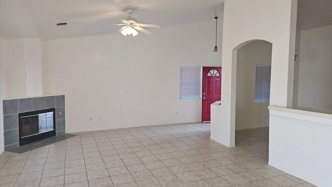 Building Photo - 4 Bed 2 Bath Home in SW