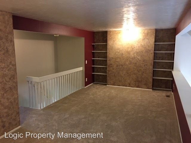 Building Photo - 435 E Creekside Cir