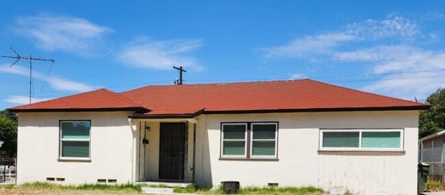 Primary Photo - Just Remodeled 3BD, 1BA Riverside near 91 Fwy