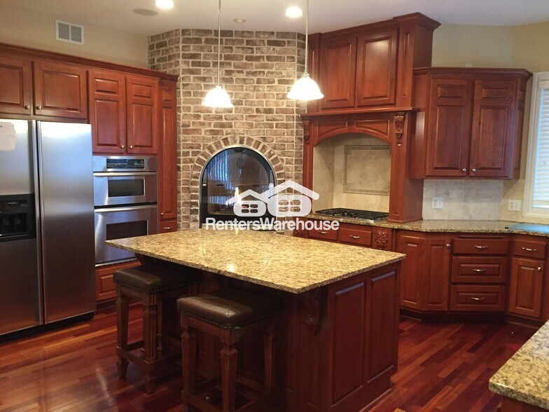 Building Photo - 2470 Arnold Palmer Dr