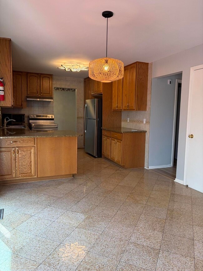 Building Photo - 4101 Rolling Meadow Ln