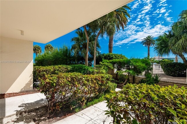 Building Photo - 11111 Biscayne Blvd