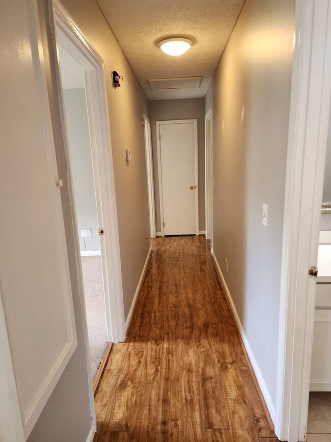 Building Photo - 946 Elysium Dr