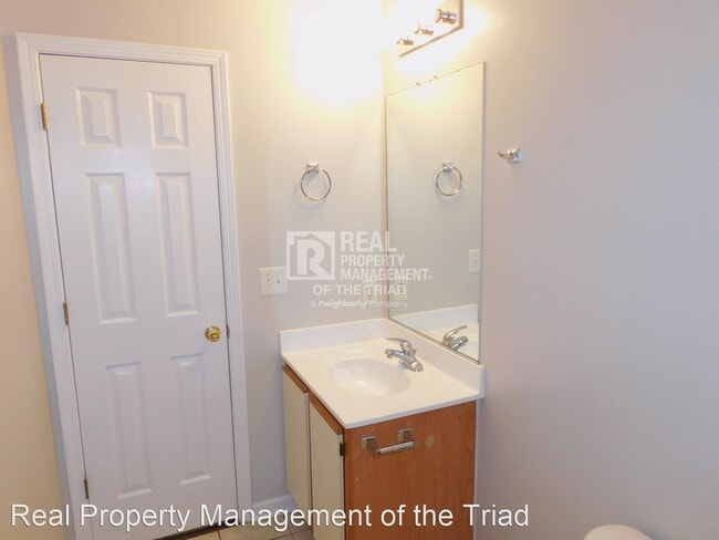 Building Photo - 4 br, 2 bath House - 3211 N. OHenry Blvd.