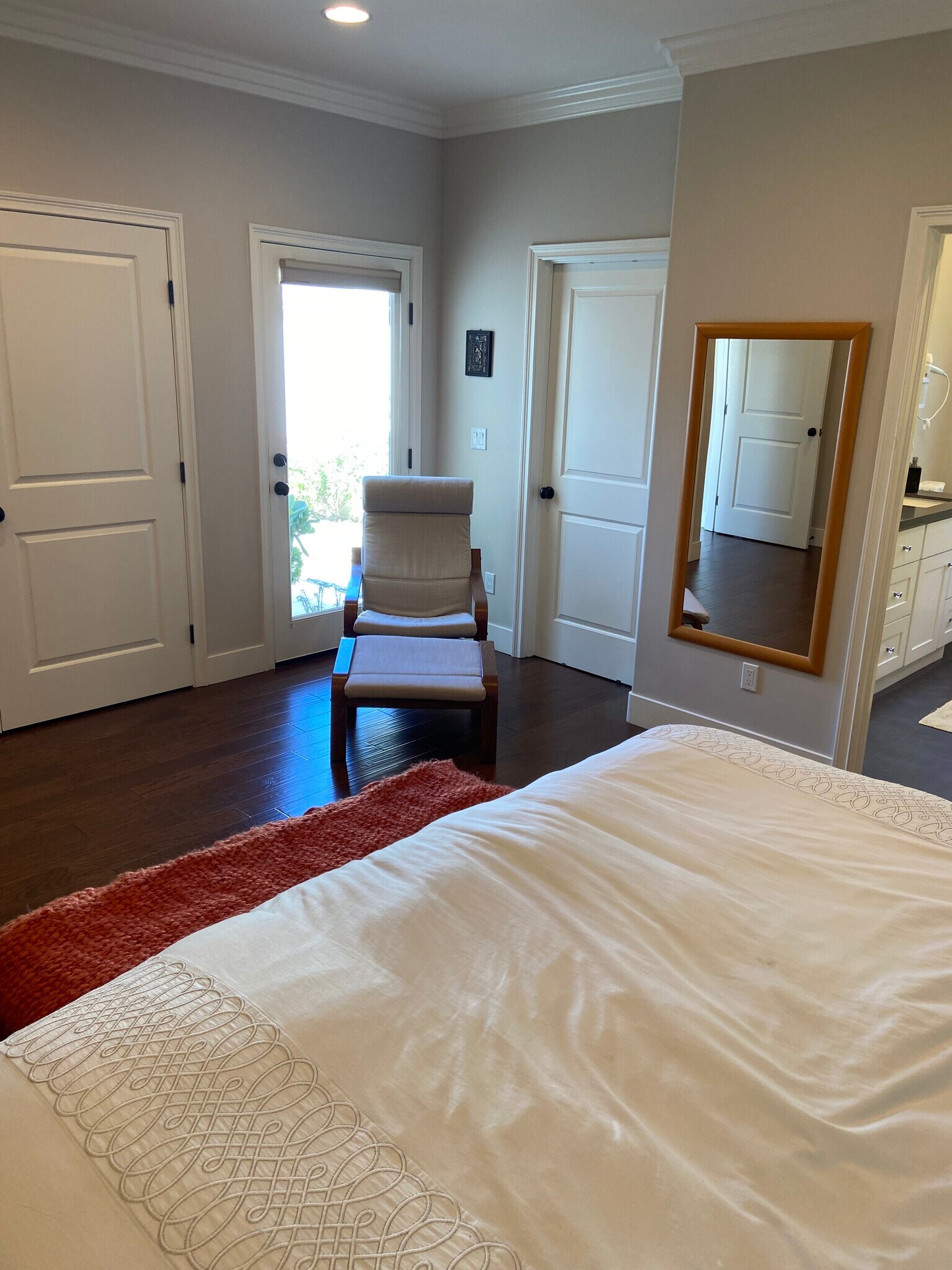 Building Photo - 4470 Stansbury Ave