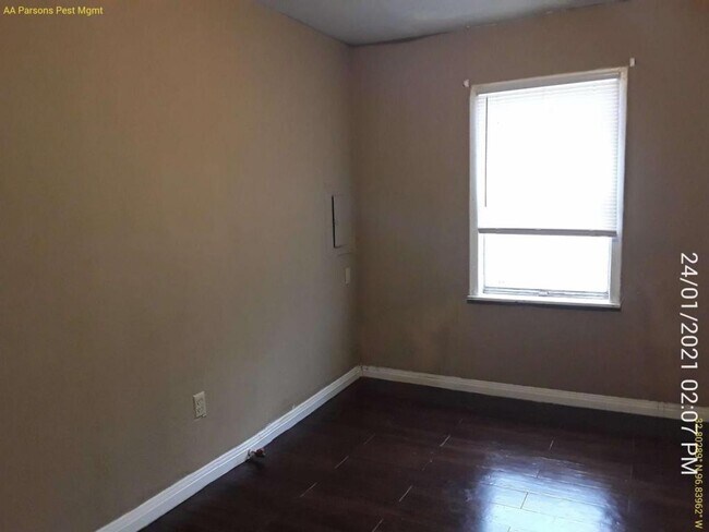 Building Photo - 2200 Darian St