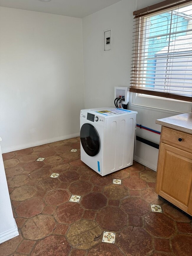 Building Photo - Great 1 Bd 1 Ba Remodeled Home