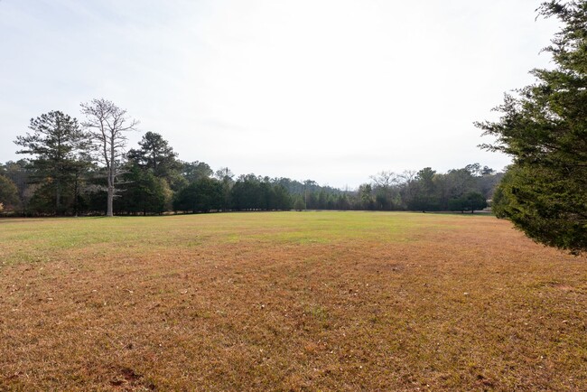 Building Photo - Oconee Country Living on 8+ Acres w/ Full ...