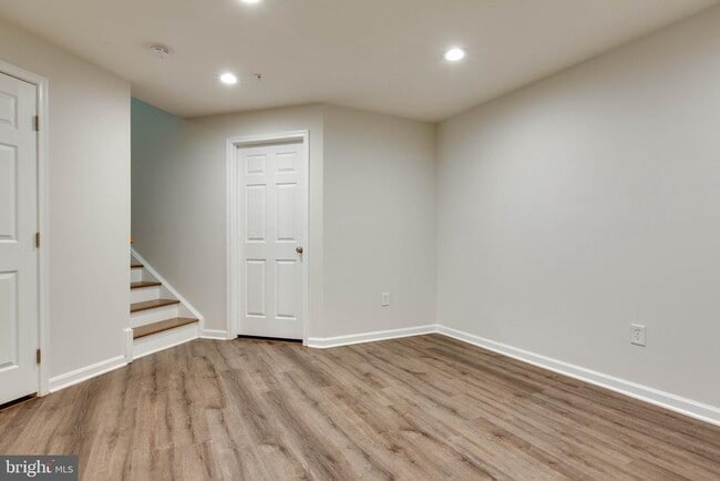 Building Photo - 7599 Taunton Ct