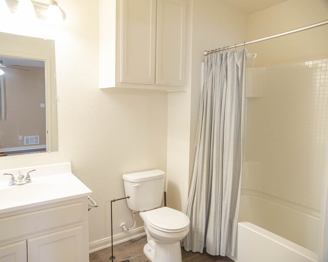 Building Photo - 3008 Finley St