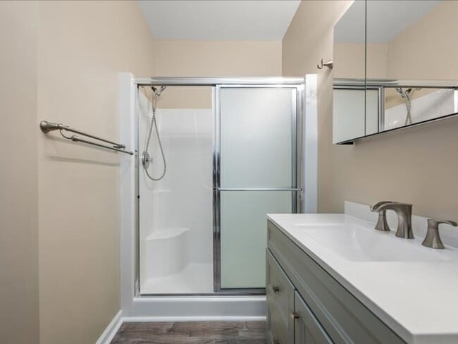Building Photo - For Rent: Beautifully updated 2-bed/2-bath condo, Sandpiper Village, Rehoboth. $2,000.00/month. P...