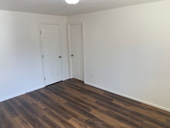 Building Photo - Newly updated 3-bedroom, 2-bathroom duplex...
