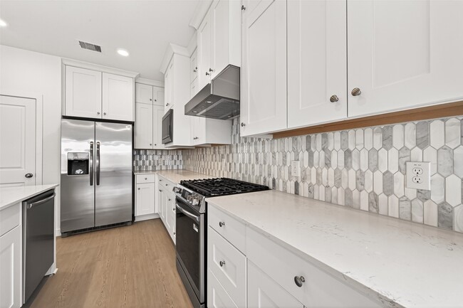 Building Photo - 31838 Blossom Ln