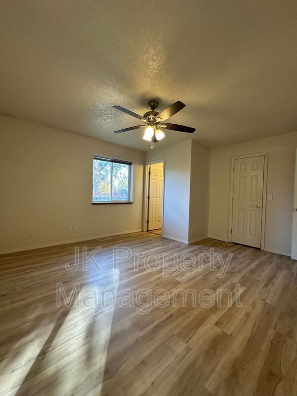 Building Photo - 608 Swan Ct
