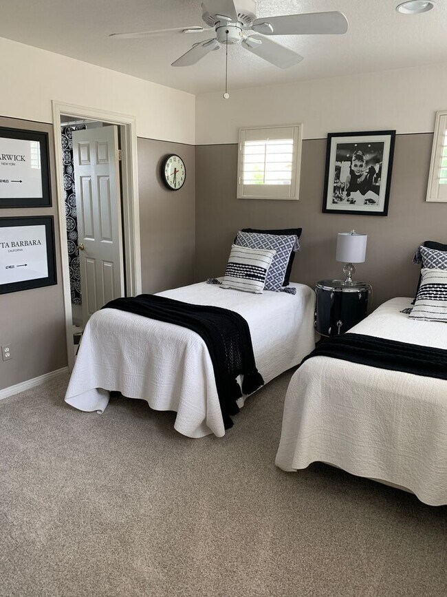 Building Photo - 5 Bed, 5 bath cul-de-sac Executive Home