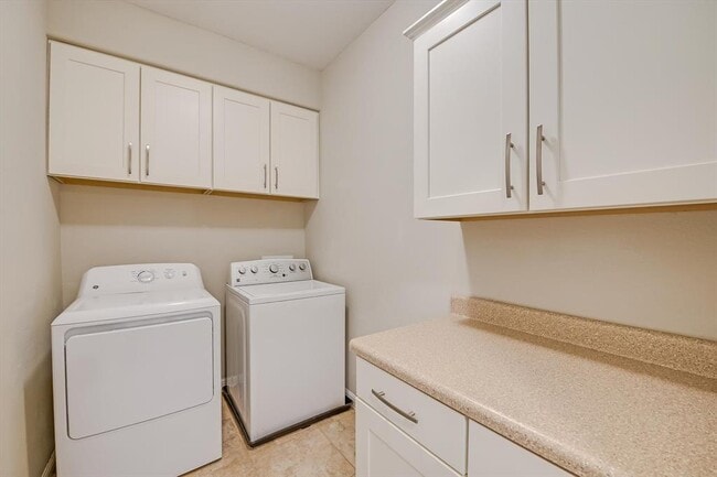 Building Photo - 13400 Briarwick Dr