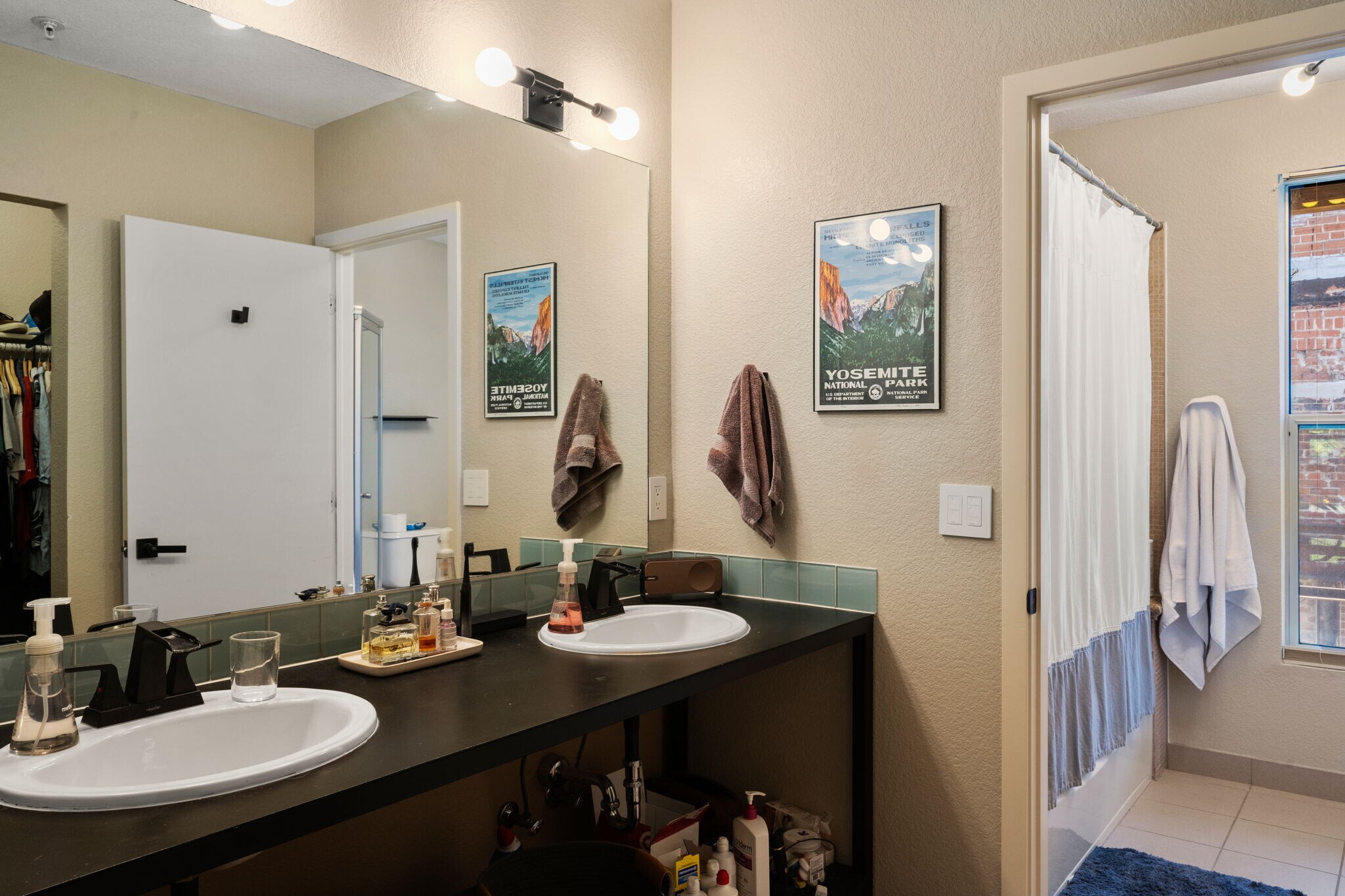 Building Photo - 3033 Blake St