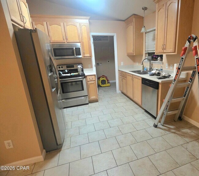 Building Photo - 7213 Chipewa St