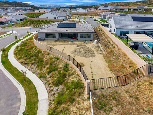 Building Photo - 30000 N Camino los Robles