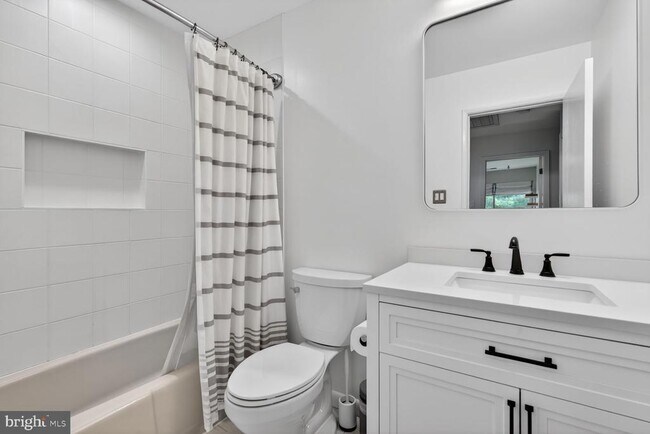 Building Photo - 11131 Saffold Way