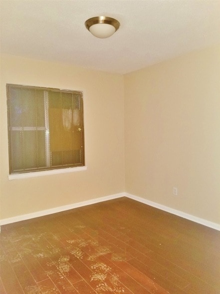 Building Photo - 12116 Hoblitzelle Dr