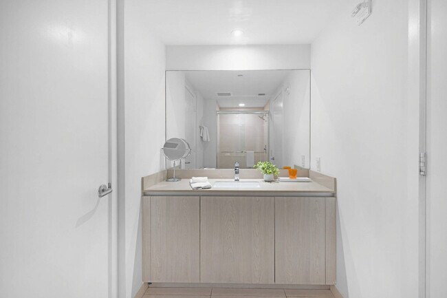 Building Photo - 4111 S Ocean Dr
