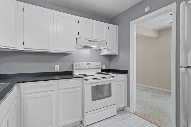 Building Photo - 503 Woodfin Rd