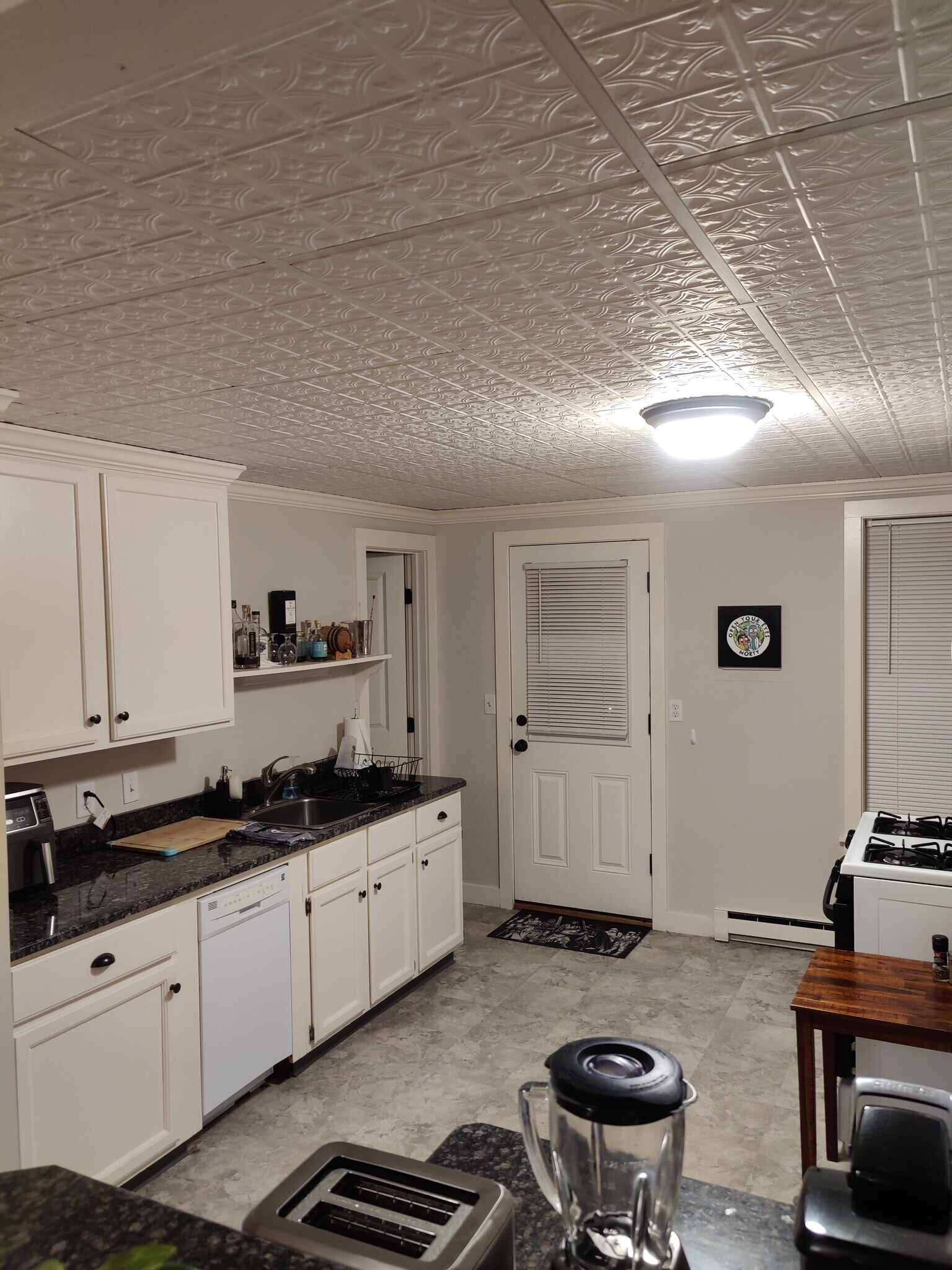 kitchen - 277 Pleasant St