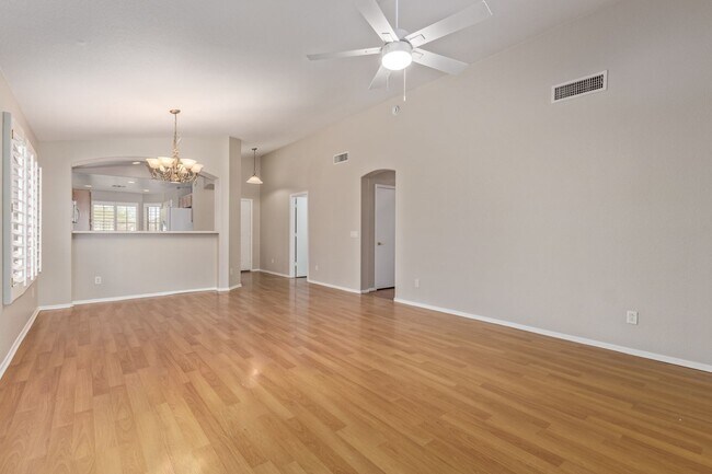 Building Photo - New Listing in Surprise