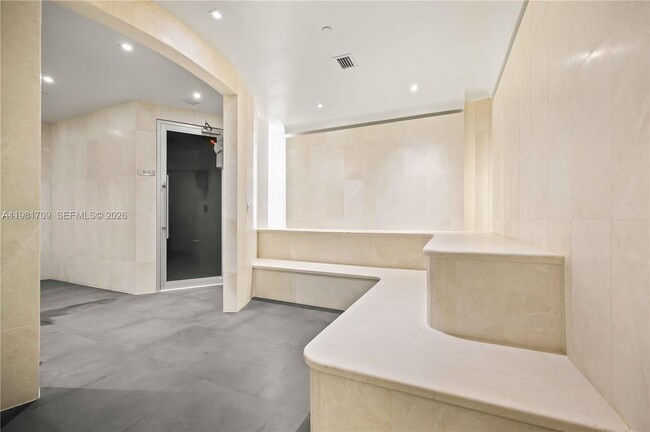 Building Photo - 3581 E Glencoe St