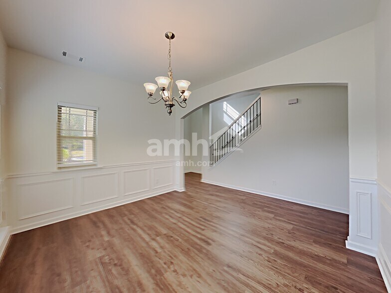 Building Photo - 3168 Altamont Ct S W