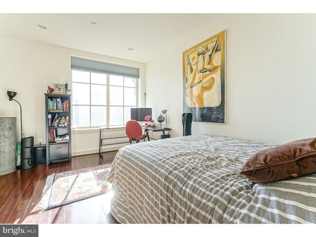 Building Photo - 111 S 15th St