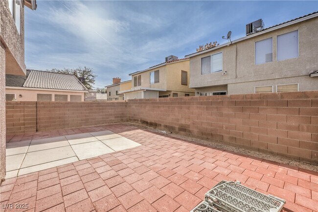 Building Photo - 1453 Rothwell Ct