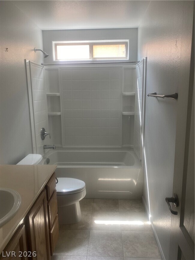 Building Photo - 7469 Calzado Dr