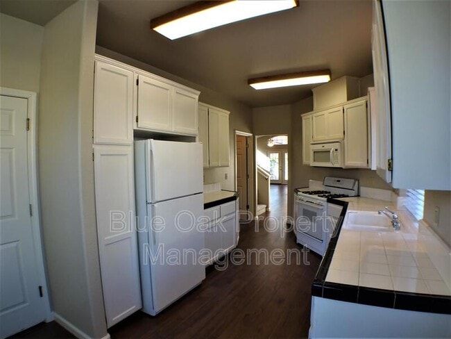 Building Photo - 242 Mission Serra Terrace