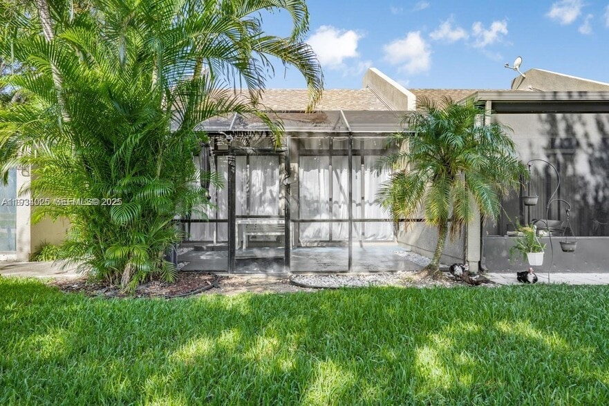 Building Photo - 1281 W Fairway Rd