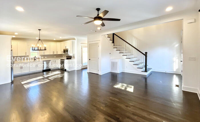 Building Photo - 174 Lynda Cir