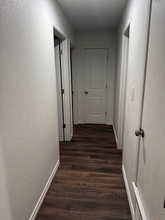 Building Photo - 6513 Dunbar Dr